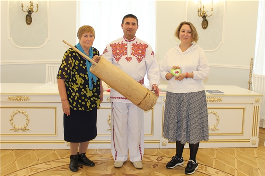 АЛИКОВО-САНКТ-ПЕТЕРБУРГ: МОСТ ДРУЖБЫ РАЗВИВАЕТСЯ...