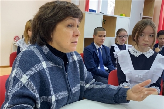 Очередное занятие "Разговоров о важном" в Яльчикской школе было посвящено мамам