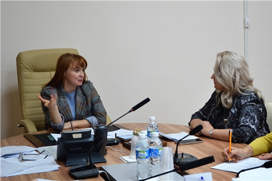 «Укрепить традиции и поддержать новые инициативы». Президиум Союза женщин Чувашии определил направления работы на 2023 год