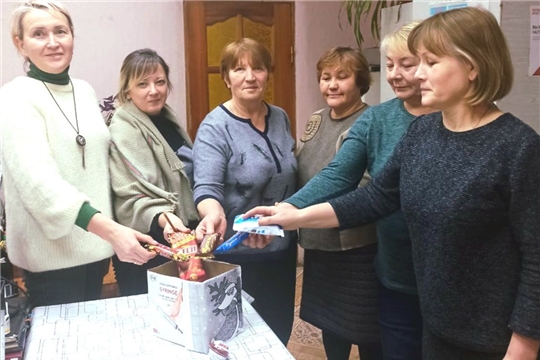 В новогодней акции «Шоколад–детям» принимают участие женщины Яльчикского района
