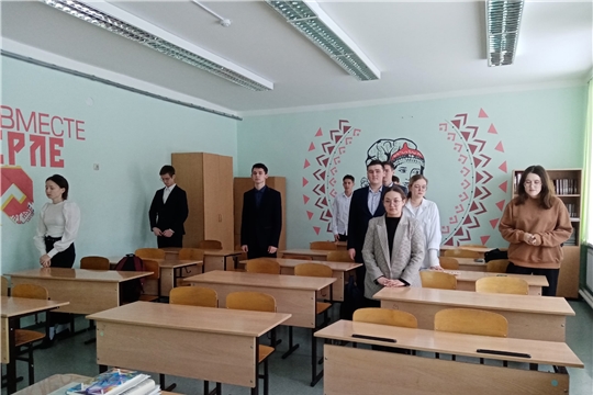 Председатель Женсовета Красночетайского муниципального округа Елена Чубайкина провела правовой час "Молодёжь выбирает будущее"