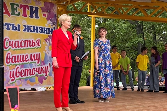 Праздник детства и акция "Взрослые детям" для детей Канаша!