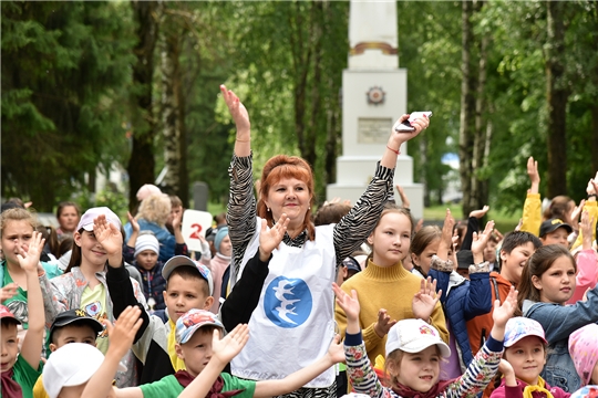 В  День защиты детей - Ибресинском округе дан старт акции «Взрослые – детям»