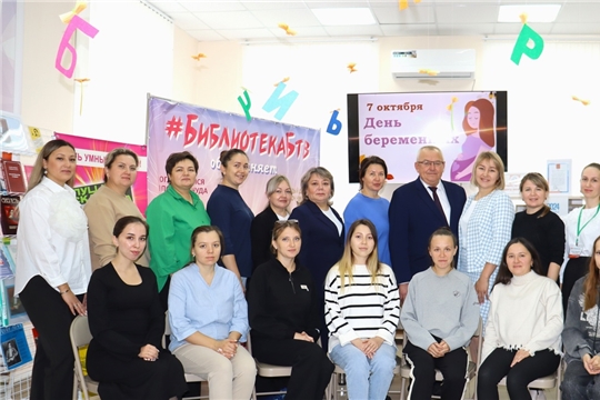 В клубе «БиблиоАнне» прошло праздничное мероприятие «Радость материнства»