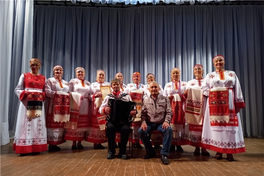 Фольклорный коллектив "Сурпан"  выехал с концертом в Аликовский район