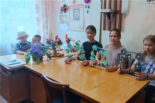 В Нижаровском ДК активно работает кружок ДПИ.