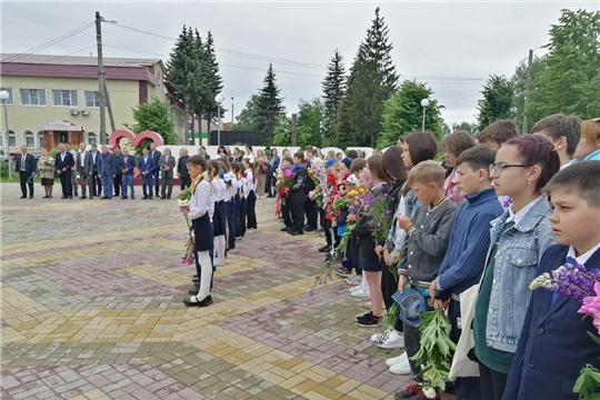22 июня жители села Янтиково собрались у стелы, установленной на площади перед домом культуры в честь земляков-участников Великой Отечественной войны.