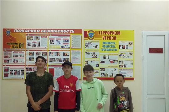 В Чутеевском доме культуры провели беседу и викторину "Мы против наркотиков".Ребята активно отвечали на вопросы.