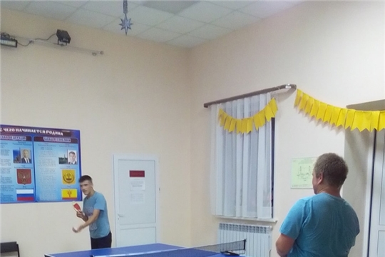 Для любителей настольного тенниса в фойе Чутеевского Дома Культуры установлен теннисный стол.