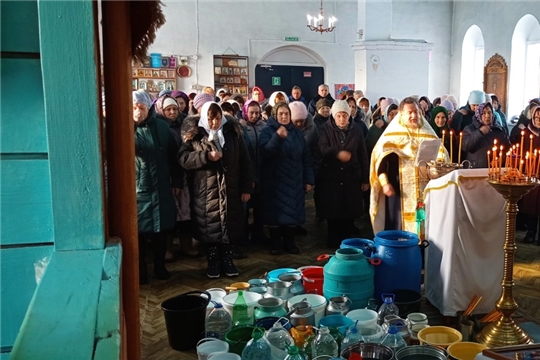 В муниципальном округе проходят крещенские Богослужения
