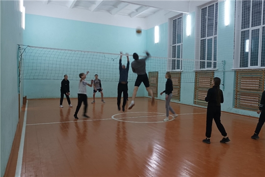 Волейбольный кружок в Нижаровском доме культуры