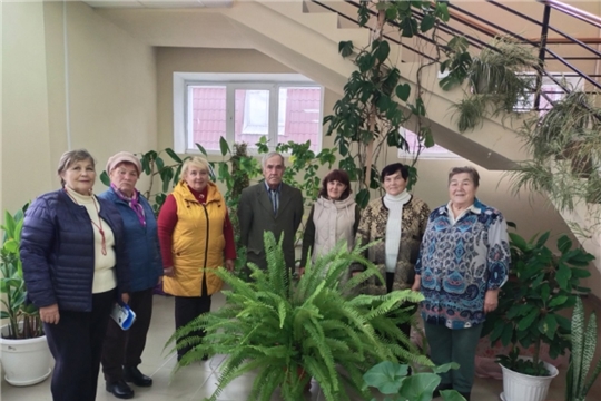 Поздравили творческие коллективы