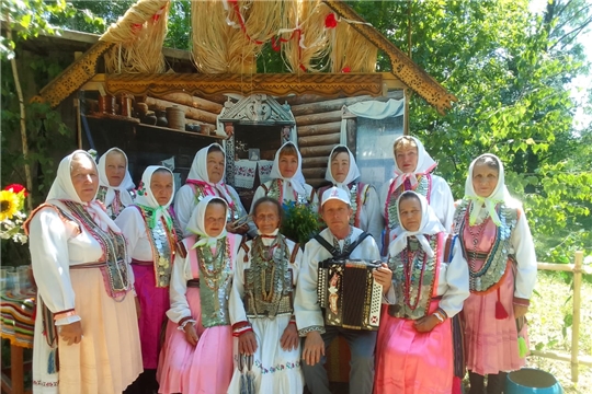 Народный фольклорный ансамбль "САР ЕН" Персирланского сельского Дома культуры принял участие в Хll Межрегиональном фестивале чувашской культуры "ПИТРАВ ПУХХИ" ("Петровские гуляния")