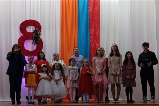 5 марта, в преддверии праздника, в Стрелецком сельском Доме культуры прошёл праздничный концерт "Для милых Дам"