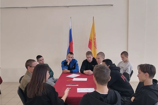 В Ядринском Доме культуры в рамках Дня молодого избирателя прошла интеллектуальная деловая игра «Я – молодой избиратель».