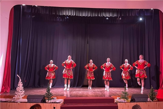 Новогоднее театрализованное представление Народного ансамбля танца "КОНТРАСТ"