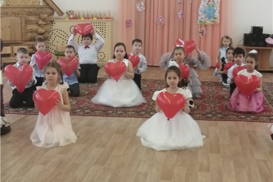 В «Рябинке» поздравляют любимых мам!