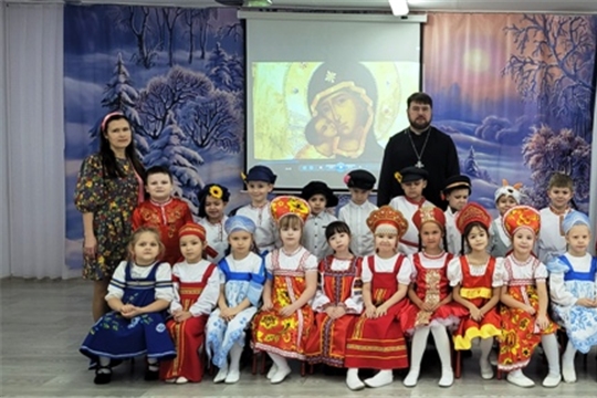 Средь зимы - большое торжество. Великий праздник – Христово Рождество