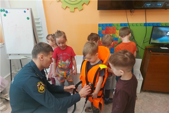 "Папины уроки" о безопасности на водоемах