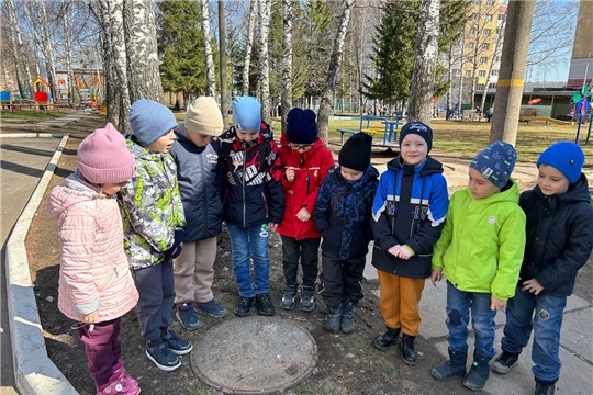 Уроки безопасности: "Осторожно, открытый люк!"