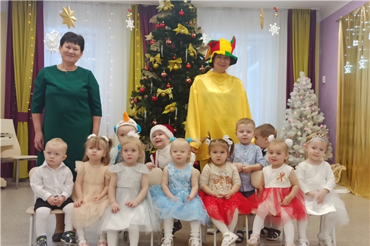 Новогодний утренник малышей группы "Нарспи".