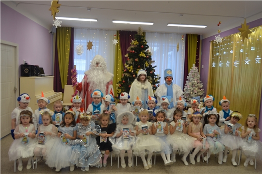 Новогодний утренник в группе "Буратино". 