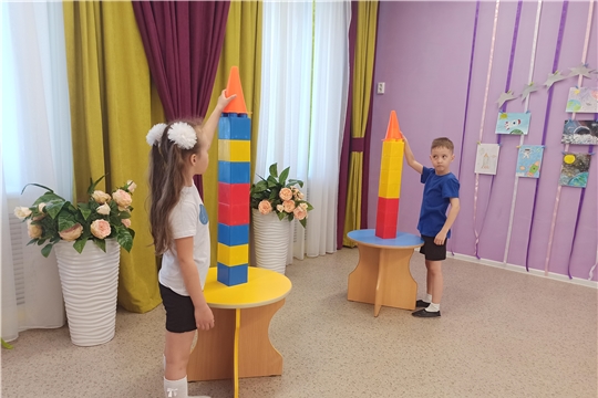 Будущие космонавты.