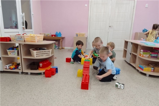 Строим из напольного конструктора