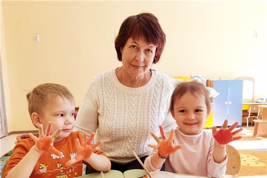 Рисуем ладошками. Петушки.