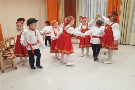 Фольклорный праздник "Русские посиделки"