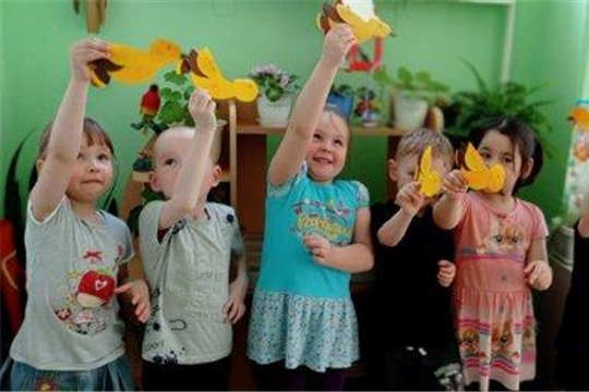 Объёмная аппликация "Утки летят над городом" 