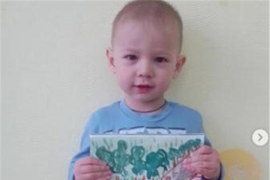 Воспитанники ДОУ -участники конкурса семейного творчества "Рисуем с детьми Вечный огонь" 