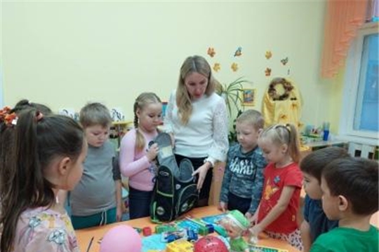 Воспитанники подготовительной к школе группы познакомились с распорядком дня школьника