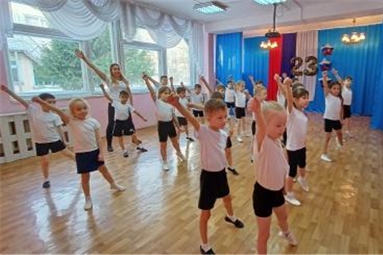 В детском саду в преддверии Дня защитника Отечества прошел флешмоб «Армейская зарядка» 