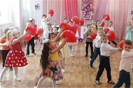 В преддверии праздника Дня 8 марта в детском саду прошли утренники