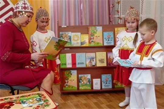  В рамках года выдающихся земляков в детском саду прошла встреча с талантливой поэтессой – Альбиной Юрату