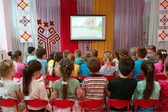 В рамках фестиваля «Культурная Чувашия» приуроченный к Году выдающихся земляков в детском саду прошел театральный день.