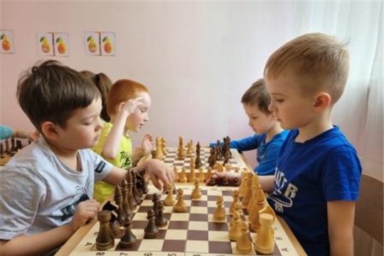Обучение игре в шахматы "Ладья" 