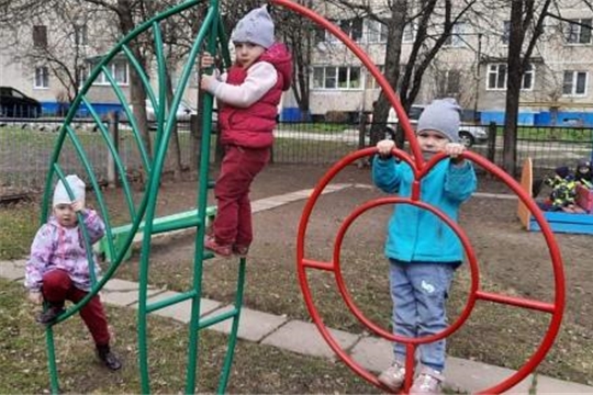 Детская площадка: правила безопасности