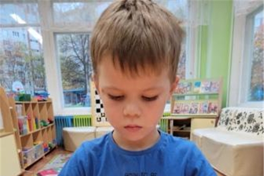 На занятиях по доп. услугам "Ладья" с воспитанники организуются игры на развитие внимания, логического и пространственного мышления