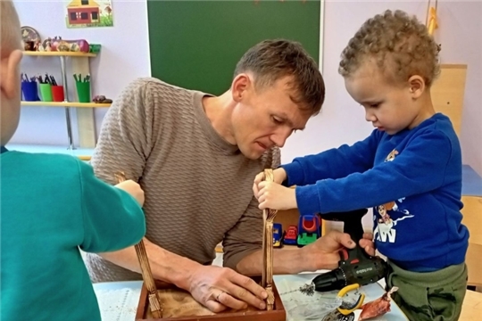 Родительская общественность участвует в совместных мероприятиях, посредством творческой деятельности детей и родителей