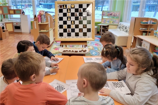 Знакомство с шахматной фигурой «Ферзь».