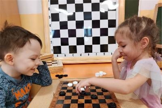 Обучение игре в шашки "Работа в парах"