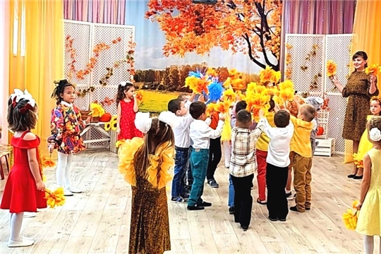 В детском саду проходят осенние утренники