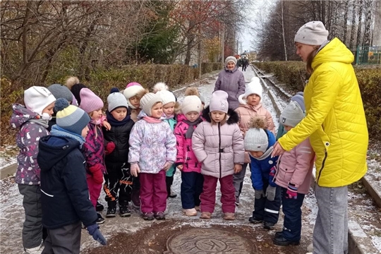 Люки на дороге - опасность для детей