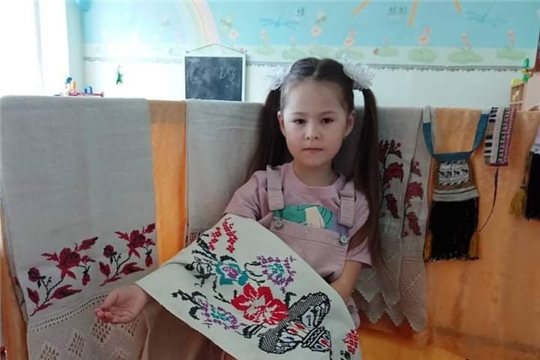 Знакомство с национальными вышивками