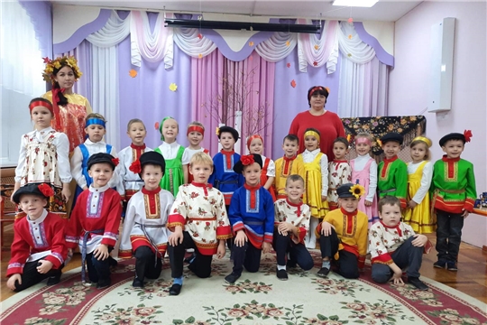Осенняя ярмарка подготовительной группы "Ромашка"