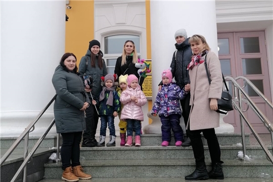 Просмотр спектакля "Муха-Цокотуха" в Чувашском государственном театре кукол в рамках проекта "Театр глазами детей