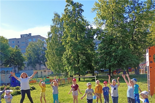 Утренняя гимнастика на свежем воздухе