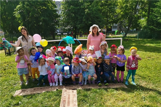 Парад шляп у салышей